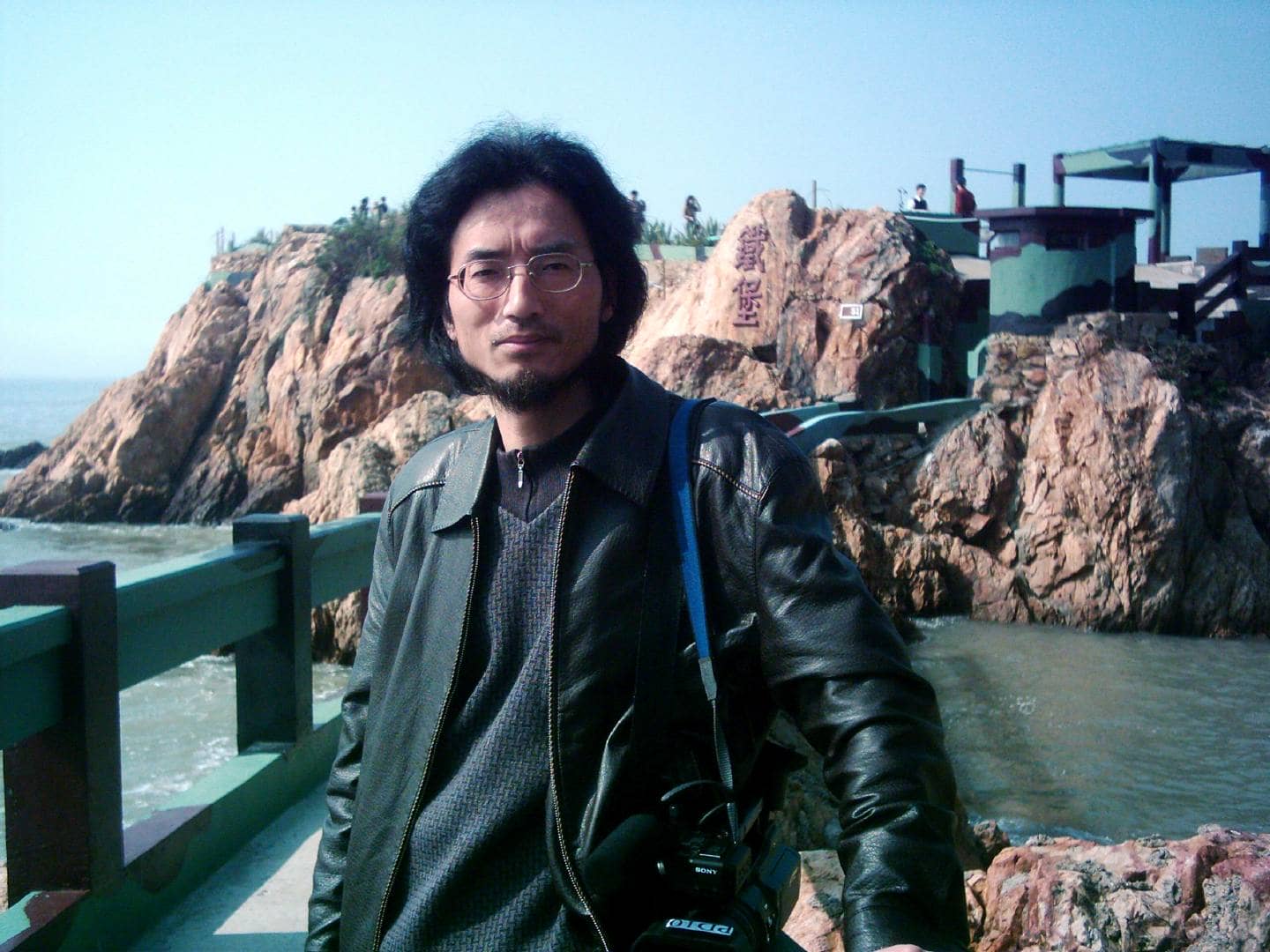 黄建东